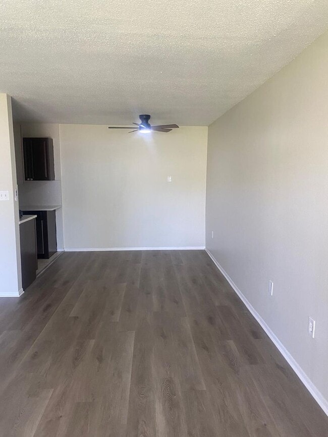 Building Photo - ? Beautiful and move-in ready condo!