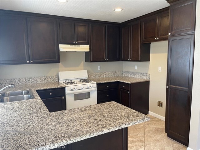 Building Photo - 28583 Village Lakes Rd