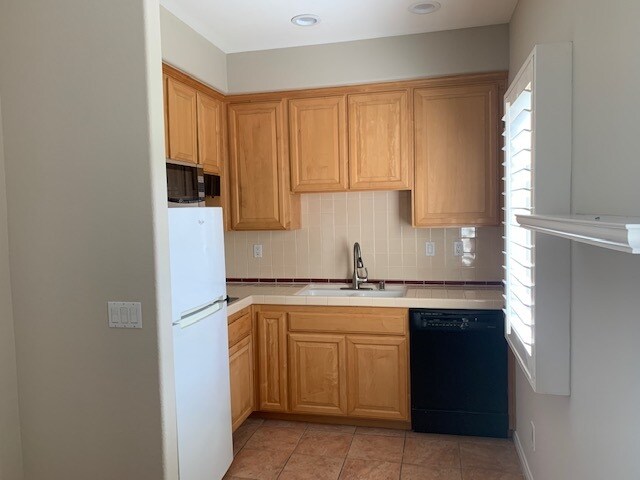 Building Photo - 2342 Casa Hermosa Ct