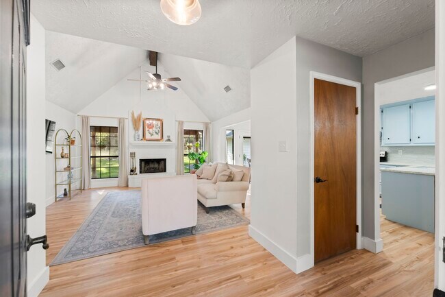 Foto del edificio - 8623 Miller Rd