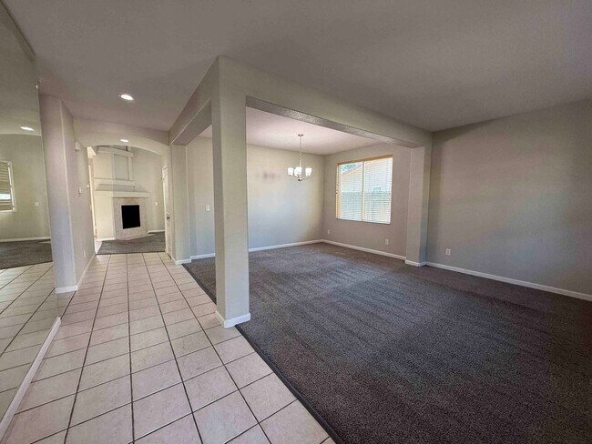 Foto del edificio - Great 4 Bedroom with Pool