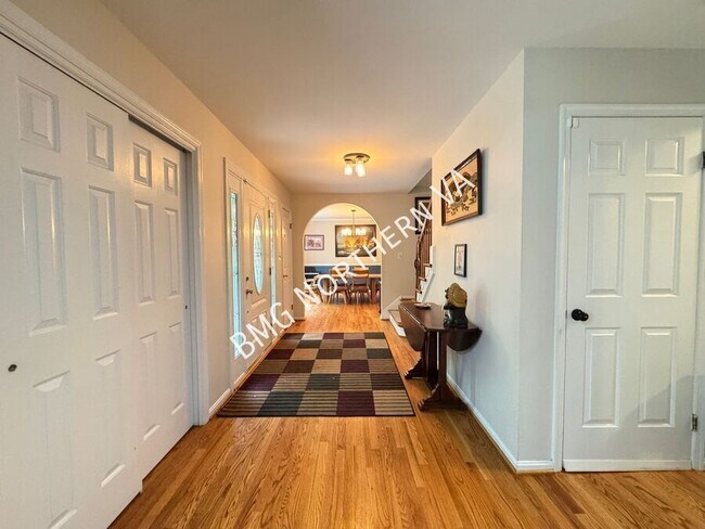 Foto del edificio - 4800 Occoquan Overlook