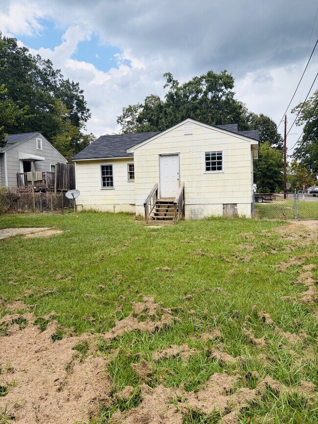 Building Photo - 1345 Stillman Ave