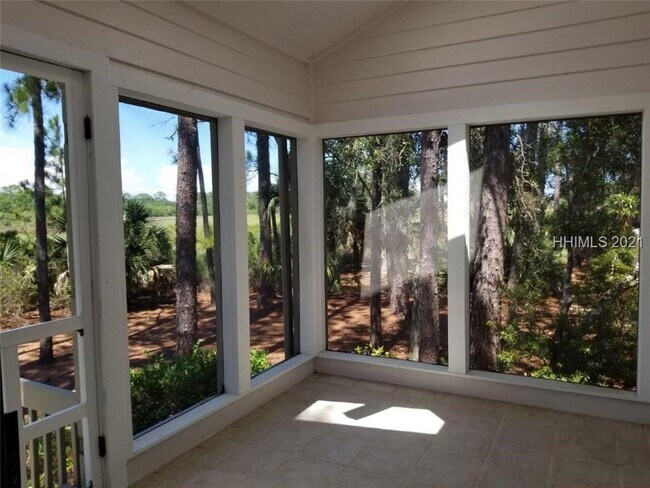 Building Photo - 9 Spartina Ct