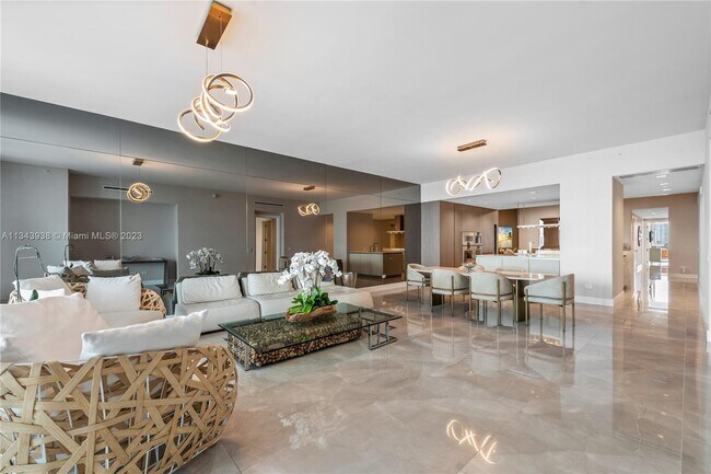 Building Photo - 18501 Collins Ave