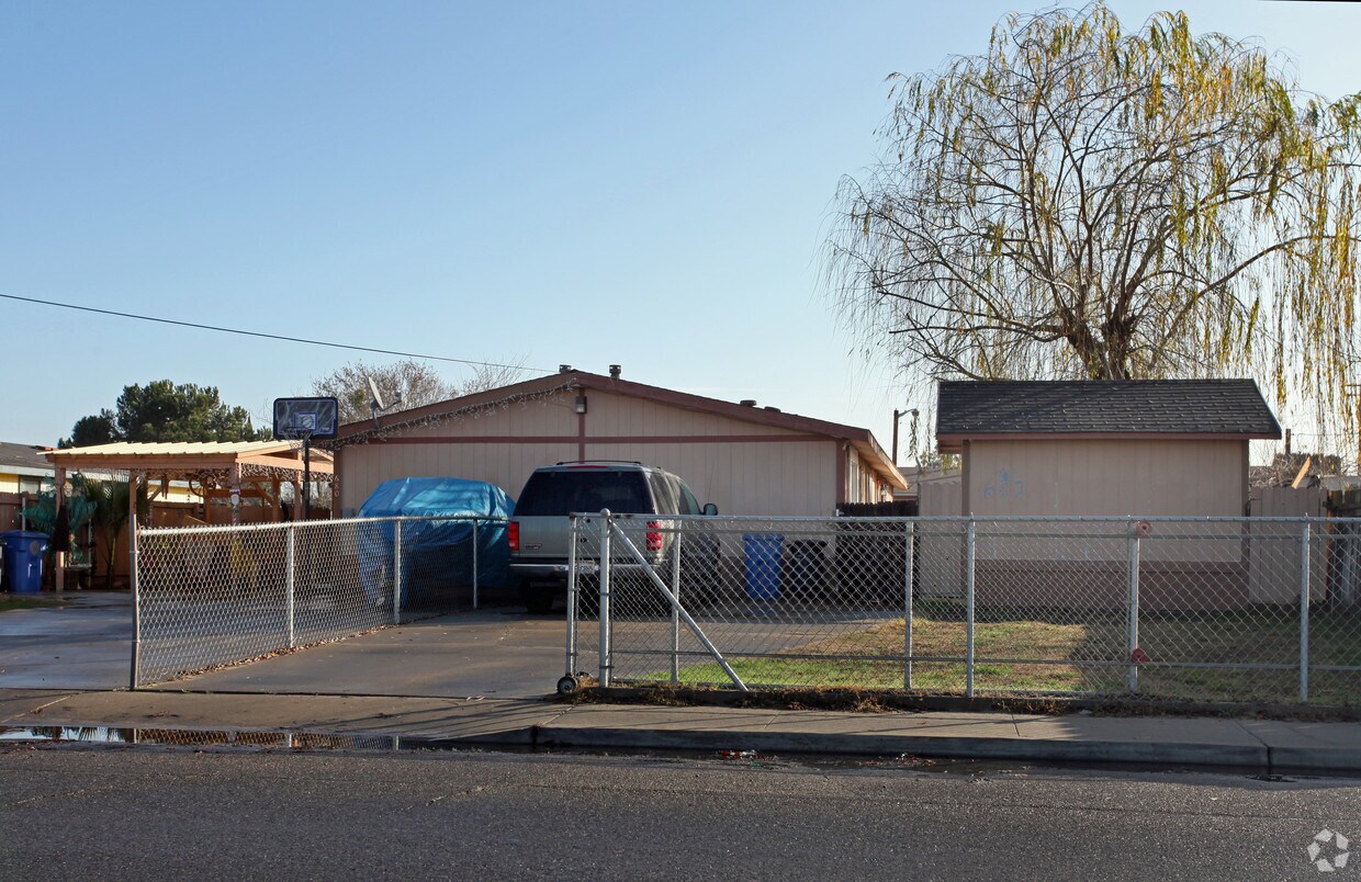 Foto del edificio - 680-682 Soderquist Rd