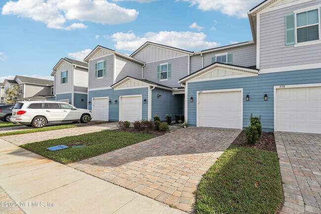 Building Photo - 260 Brandon Lks Dr