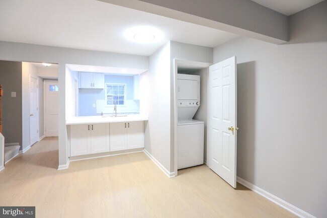 Building Photo - 14470 Cool Oak Ln