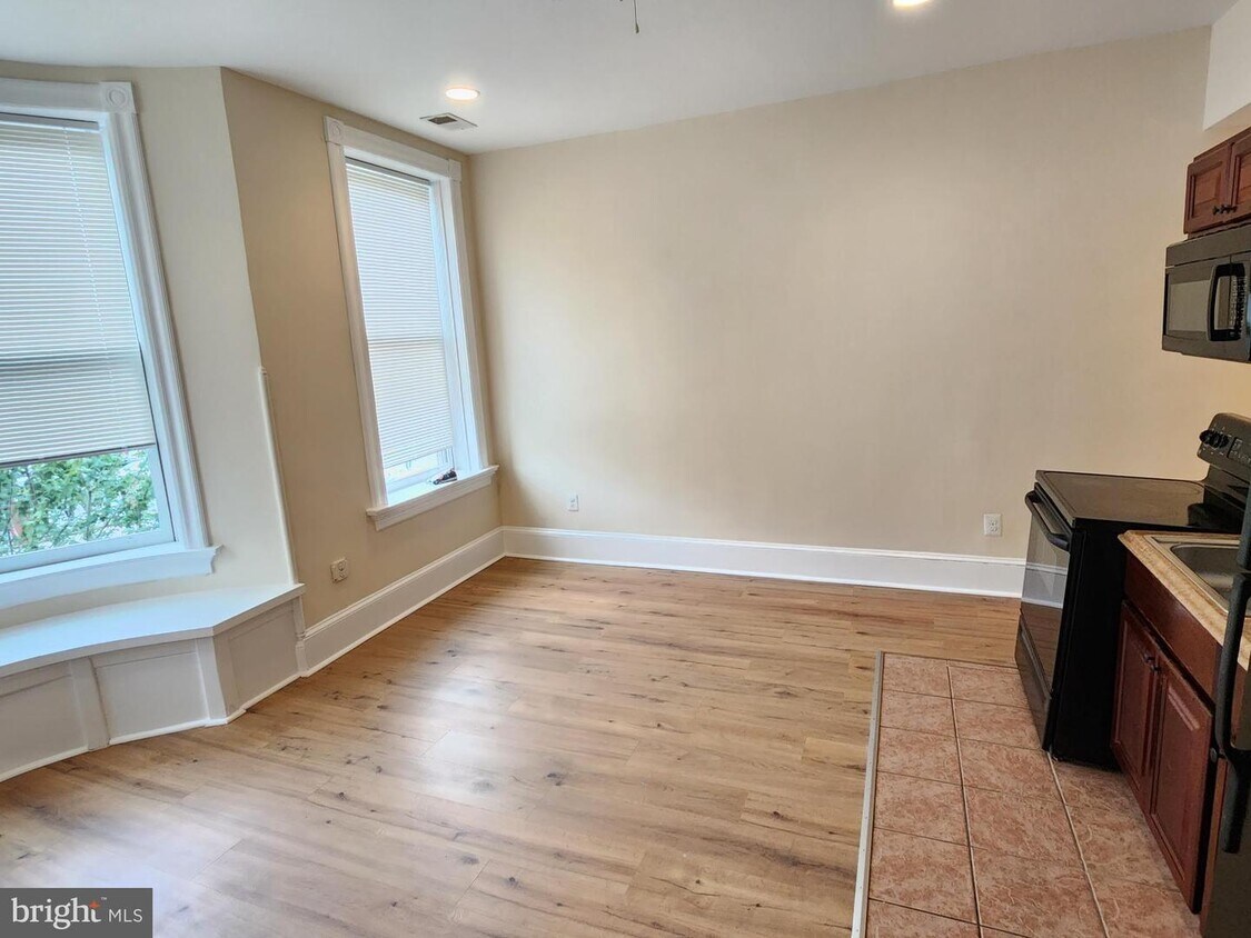 Foto principal - 30 E 25th St