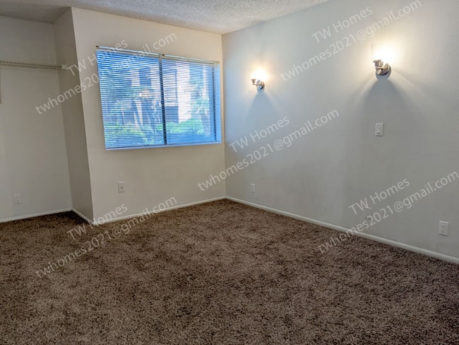 Photo - 1111 E University Dr Apartment