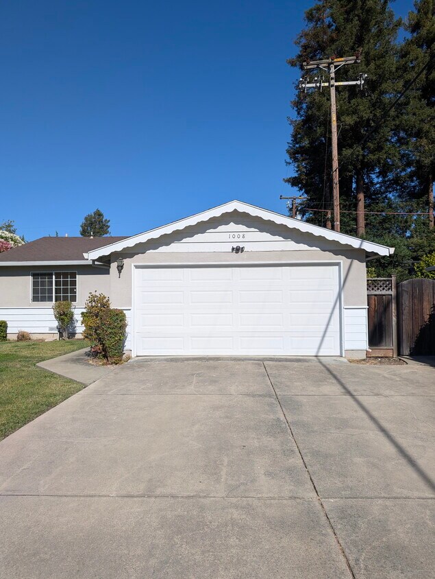 Foto principal - 1008 Huntingdon Dr