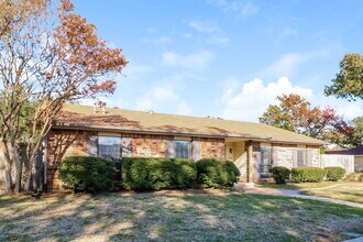 Building Photo - 5065 Pemberton Ln