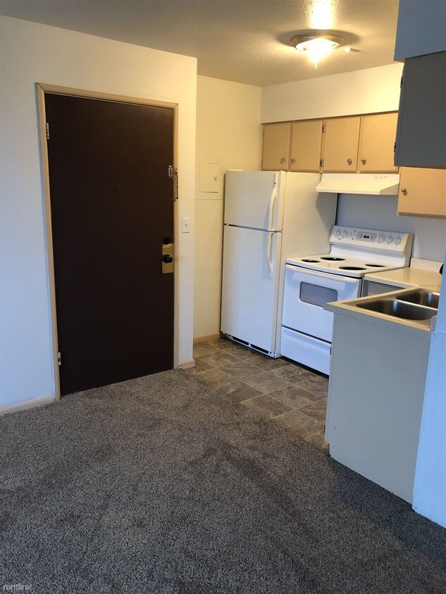 2 br, 1 bath - 804 Central St E - 2 br, 1 bath  - 804 Central St E