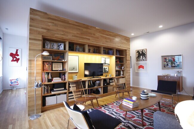 Building Photo - 5515 Penn Ave