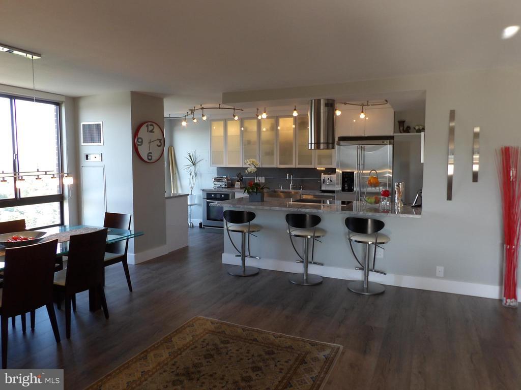 Foto principal - 1800 Old Meadow Rd