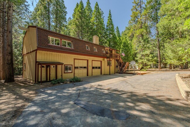 Building Photo - Pioneer Home