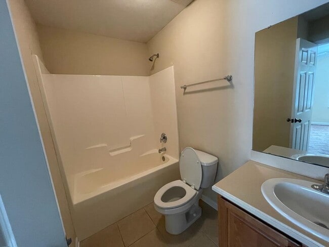 Foto del edificio - 1611 Quazar Rd