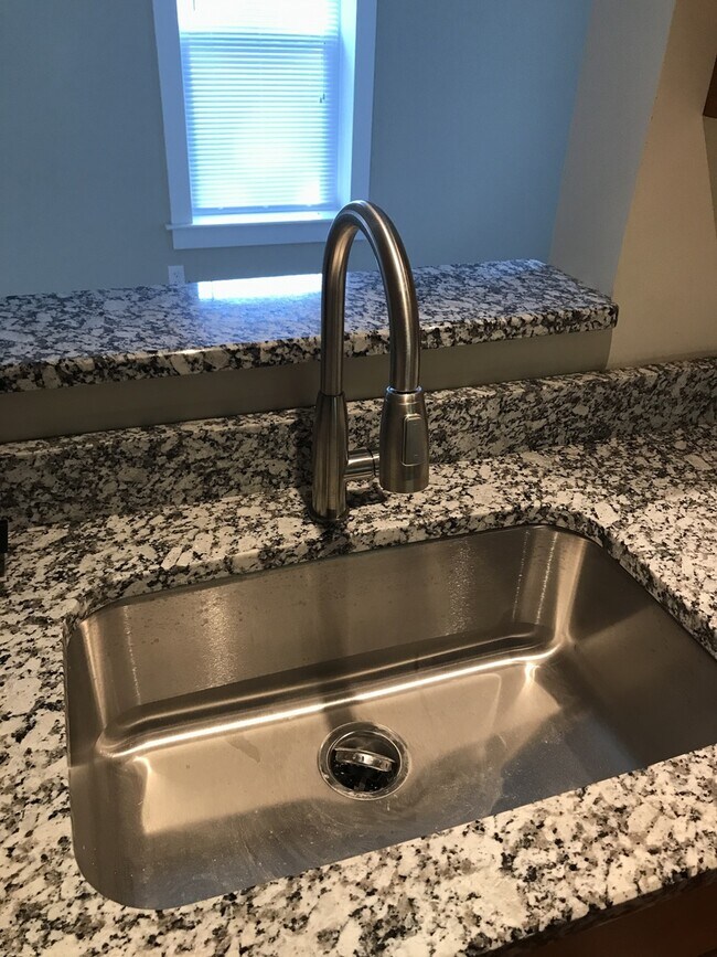 Foto del edificio - 9050 Easton Rd