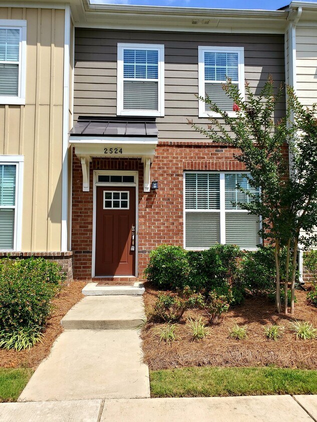 Foto principal - Beautiful townhouse close to uptown