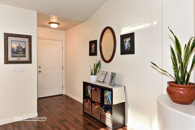 Foto del edificio - 2605 E Hilltop Ledge Dr