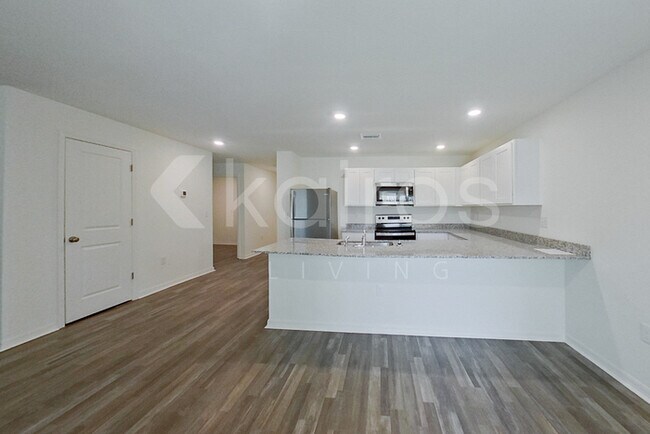 Building Photo - 2306 NW 20th Pl