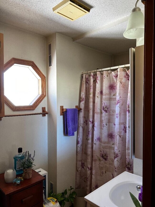 Building Photo - 1820 Loomis St