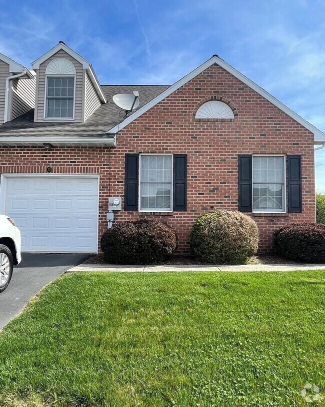 Summit Hills Apartments for Rent with Parking Mountville, PA 1