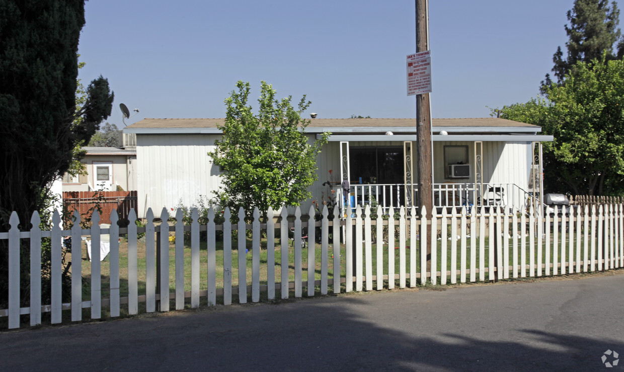 Building Photo - Petite Chateau Mobile Home