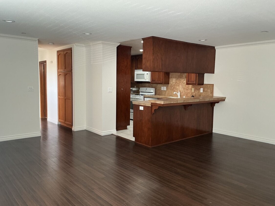 Los Caballeros #301 - Los Caballeros #301