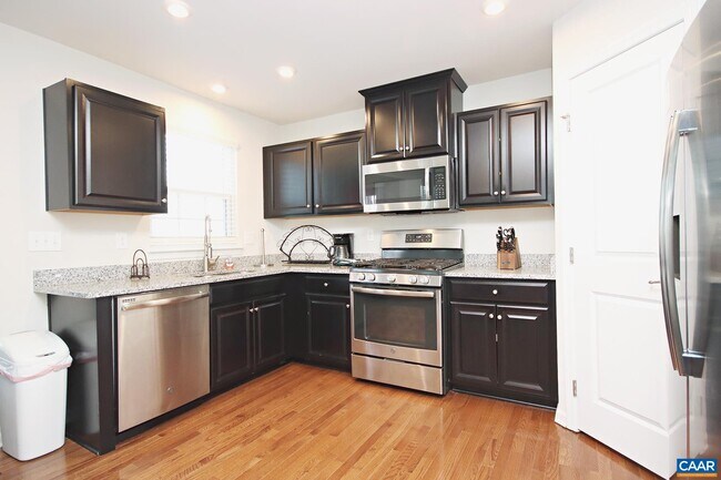 Building Photo - 4393 Sunset Dr