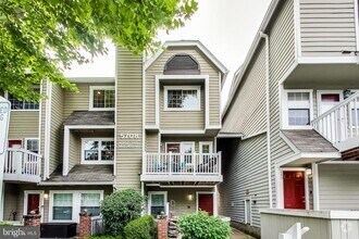 Building Photo - 5708 Chapman Mill Dr