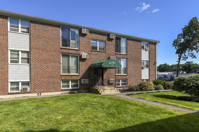 Building Photo - Leominster Gardens