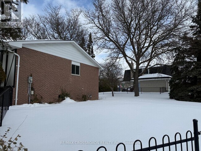 Photo du bâtiment - 57 Sir Constantine Dr