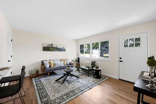 Foto del edificio - 7944 Lavington Dr