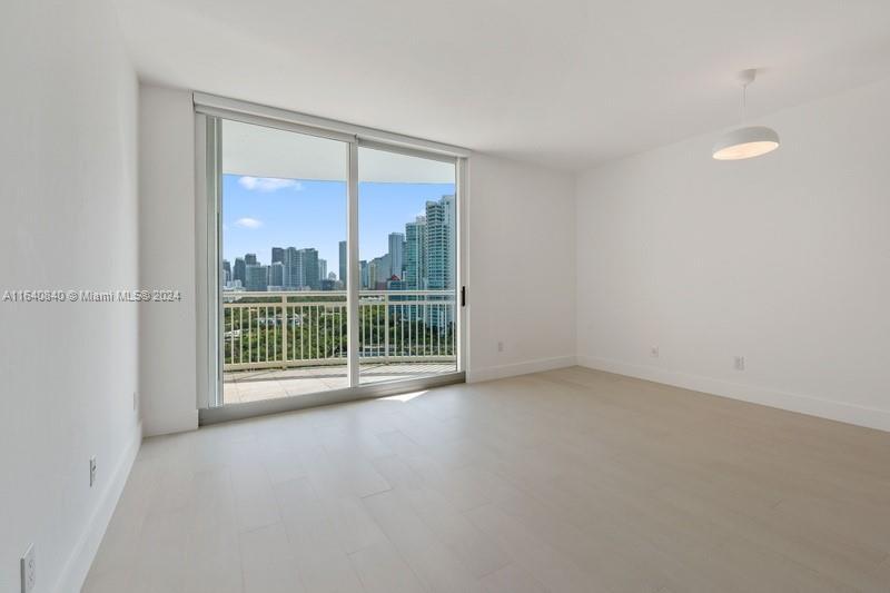 Foto principal - 2475 Brickell Ave