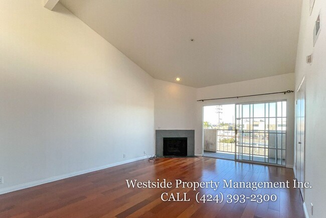 Foto del edificio - Mar Vista Upper 3Bd/2.5BA Multi-Level Condo