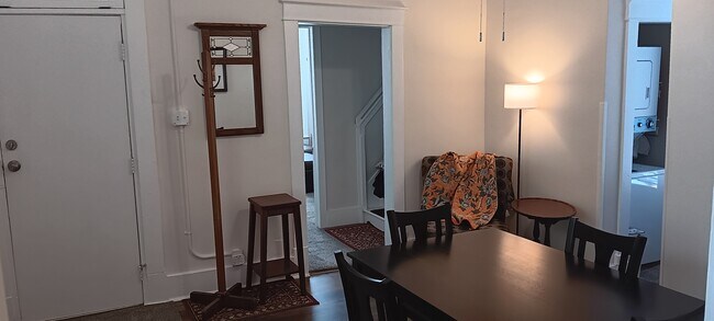 Foto del edificio - 1510 E Routt Ave