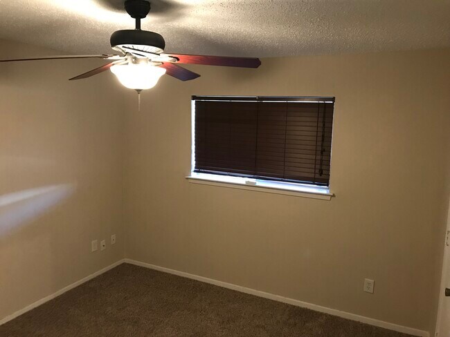 Building Photo - 5318 Brookhollow Dr