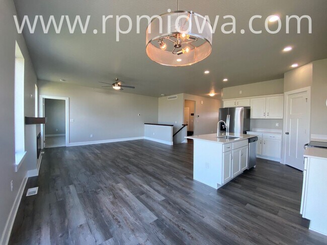 Building Photo - PRIME LOCATION!! 4 Bed, 2 Bath Ranch in Waukee