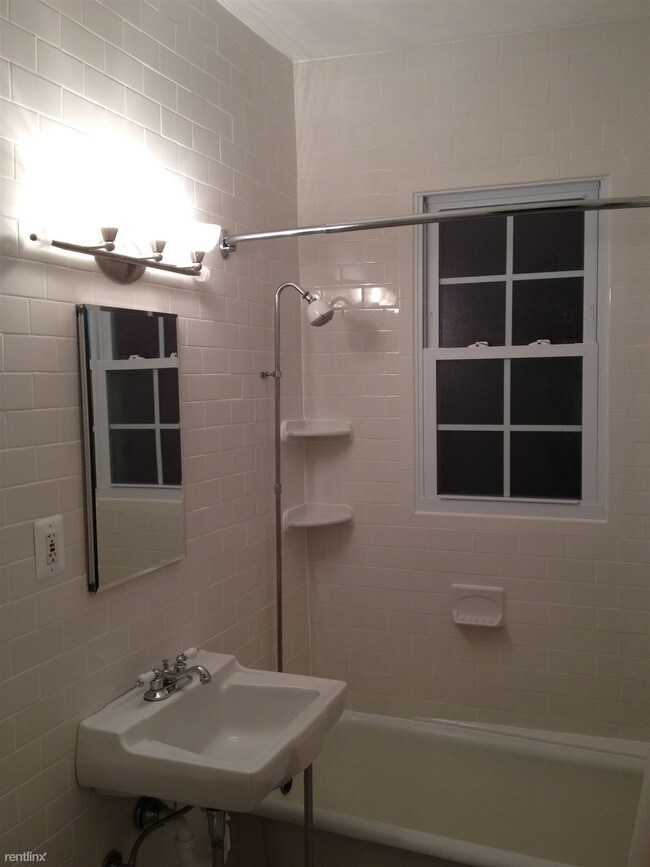 Building Photo - 1 br, 1 bath Condo - Louie Condo