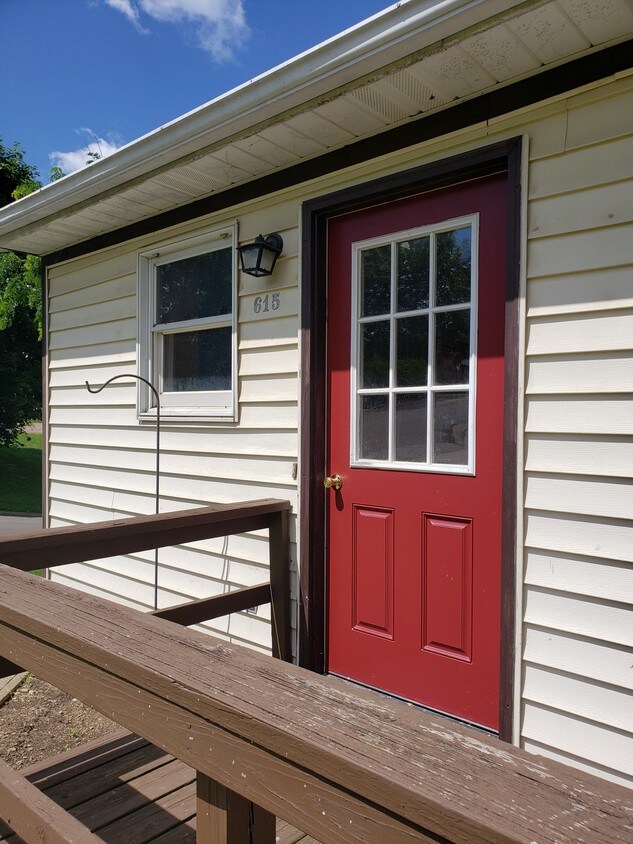 615 Bob White Ln Unit 1, Millersburg, OH 44654 Room for Rent in