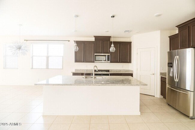 Foto del edificio - 4269 W Coneflower Ln
