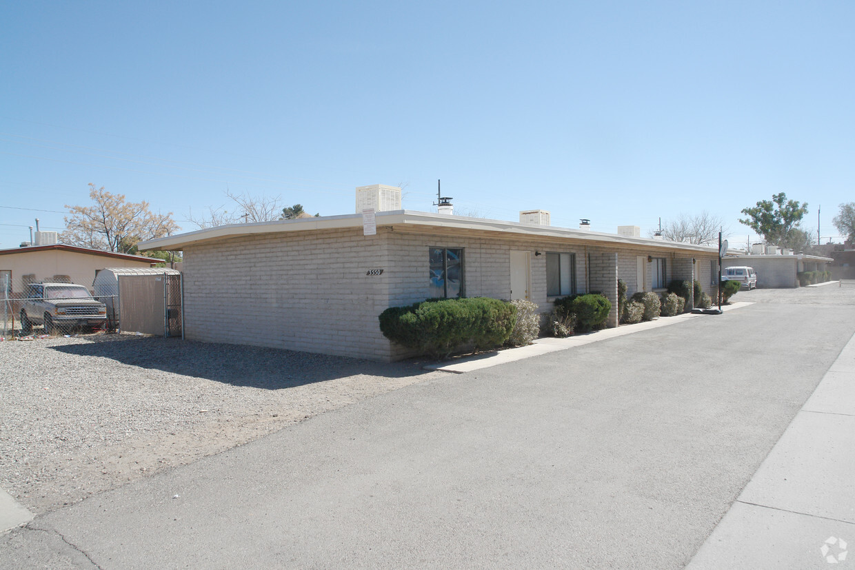 Building Photo - 3546-3550 E Monte Vista Dr