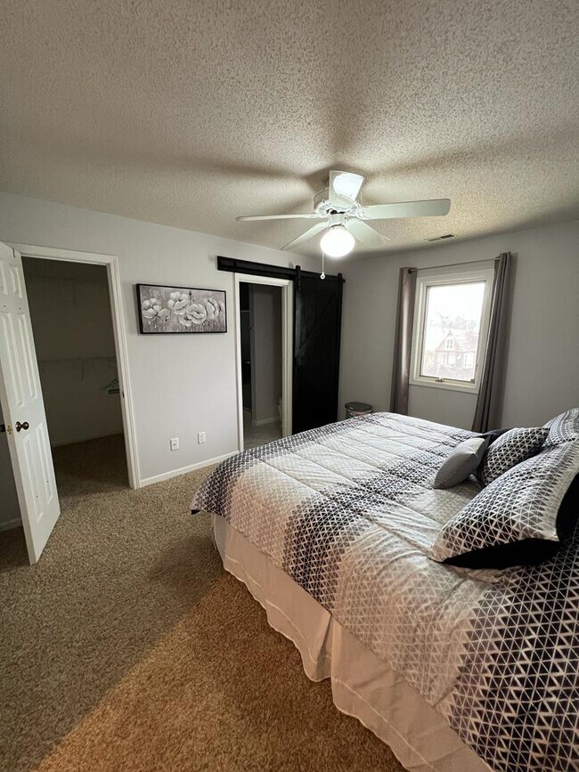 Dormitorio principal - 13816 Wild Horse Ct