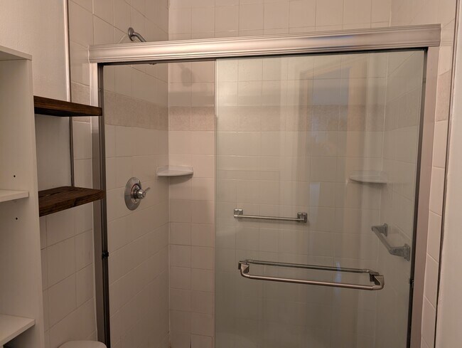 Foto del edificio - 4217 Ivy Glen Rd