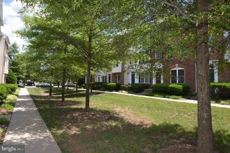 Building Photo - 42761 Hollingsworth Terrace