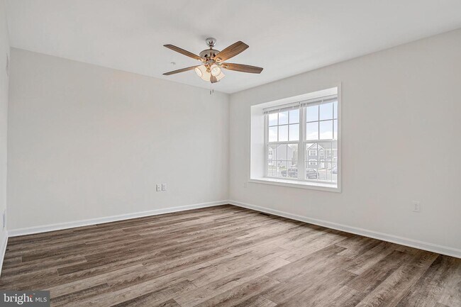 Building Photo - 2761 Elmwood Drive