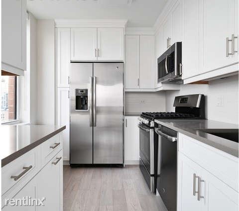 Building Photo - 151 E 31st St
