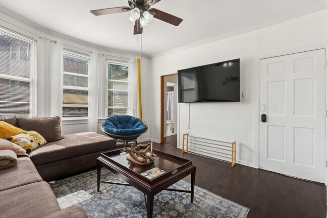 Foto del edificio - 8511 Smith Ave