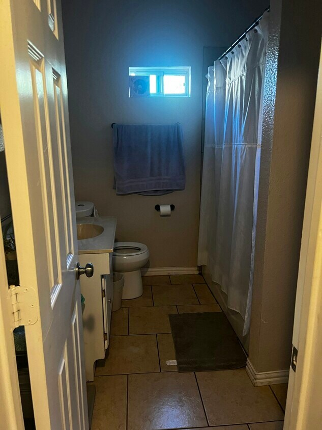 Foto del edificio - 1907 Belmont Ave